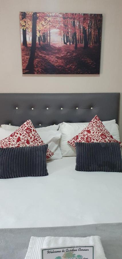 Garden Corner Guesthouse Бофорт-Уэст Экстерьер фото