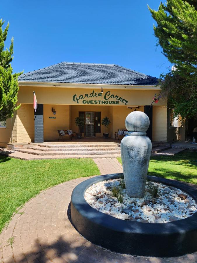 Garden Corner Guesthouse Бофорт-Уэст Экстерьер фото