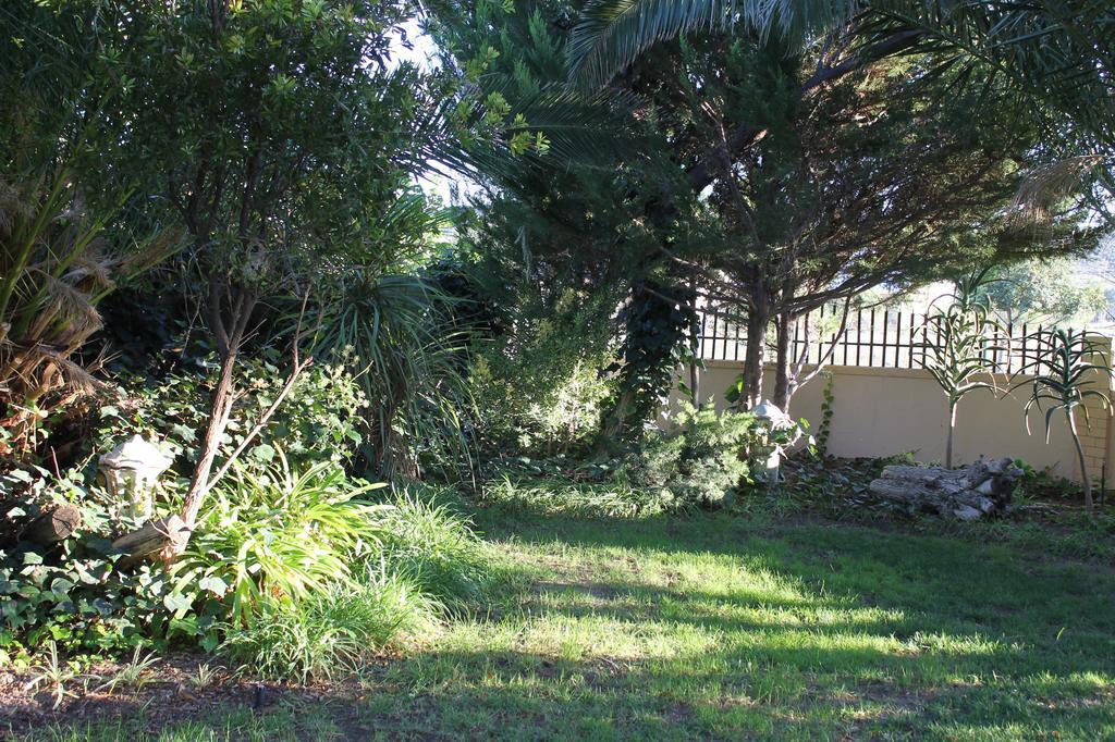 Garden Corner Guesthouse Бофорт-Уэст Экстерьер фото